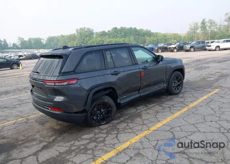 2025 Jeep Grand Cherokee Altitude X 4X4 z USA, uszkodzony, nr VIN 1C4RJHAG2SC307914